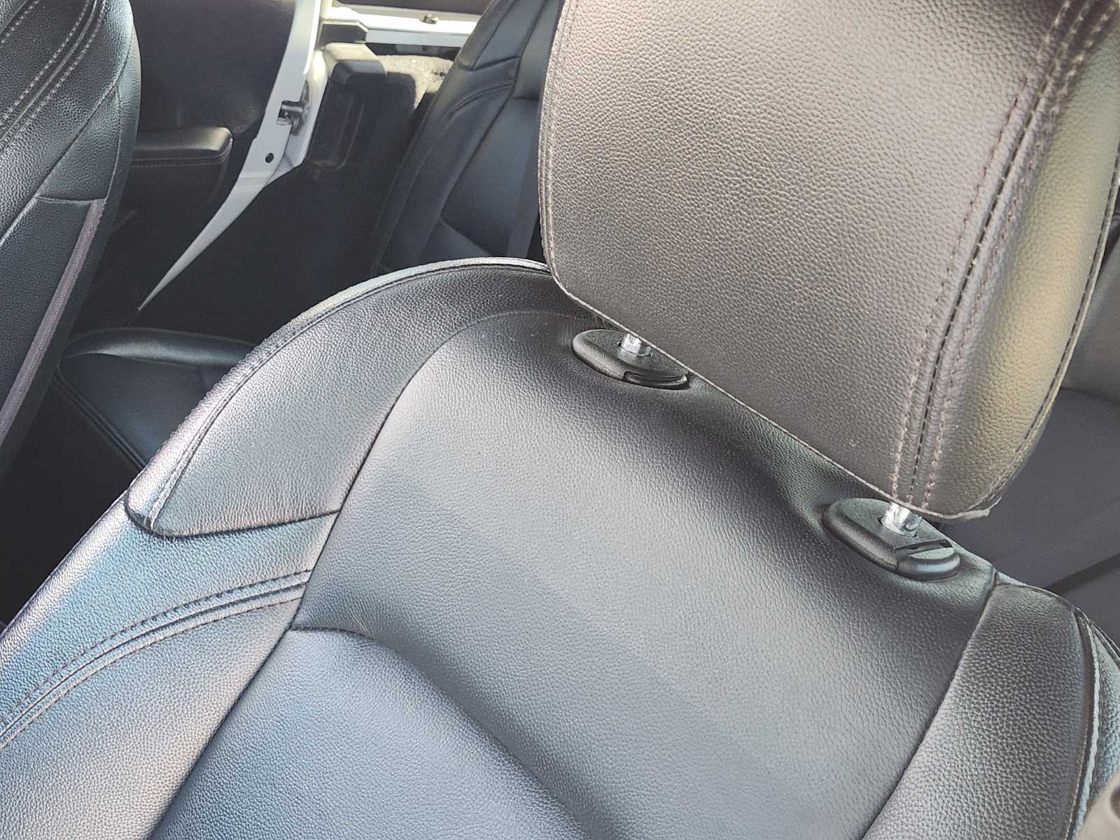 Thumbnail: 2018 Jeep Wrangler - 24