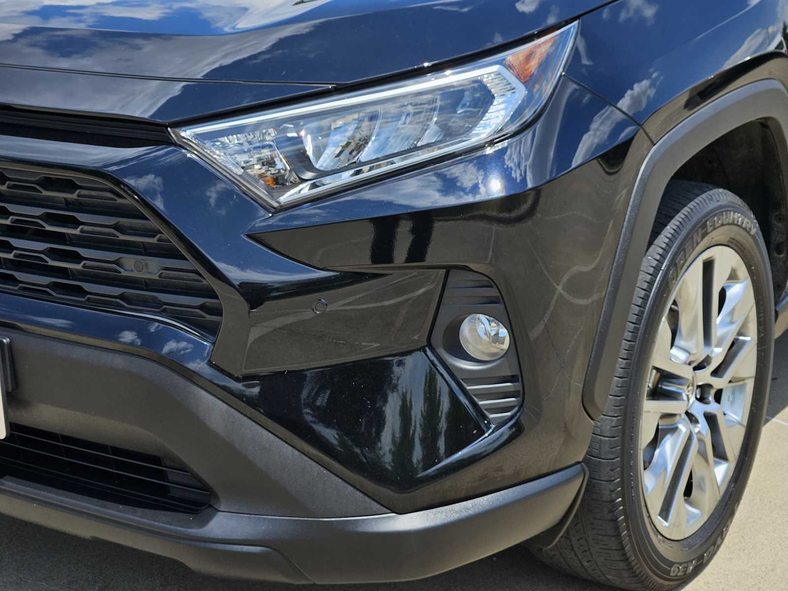 Thumbnail: 2021 Toyota RAV4 - 24