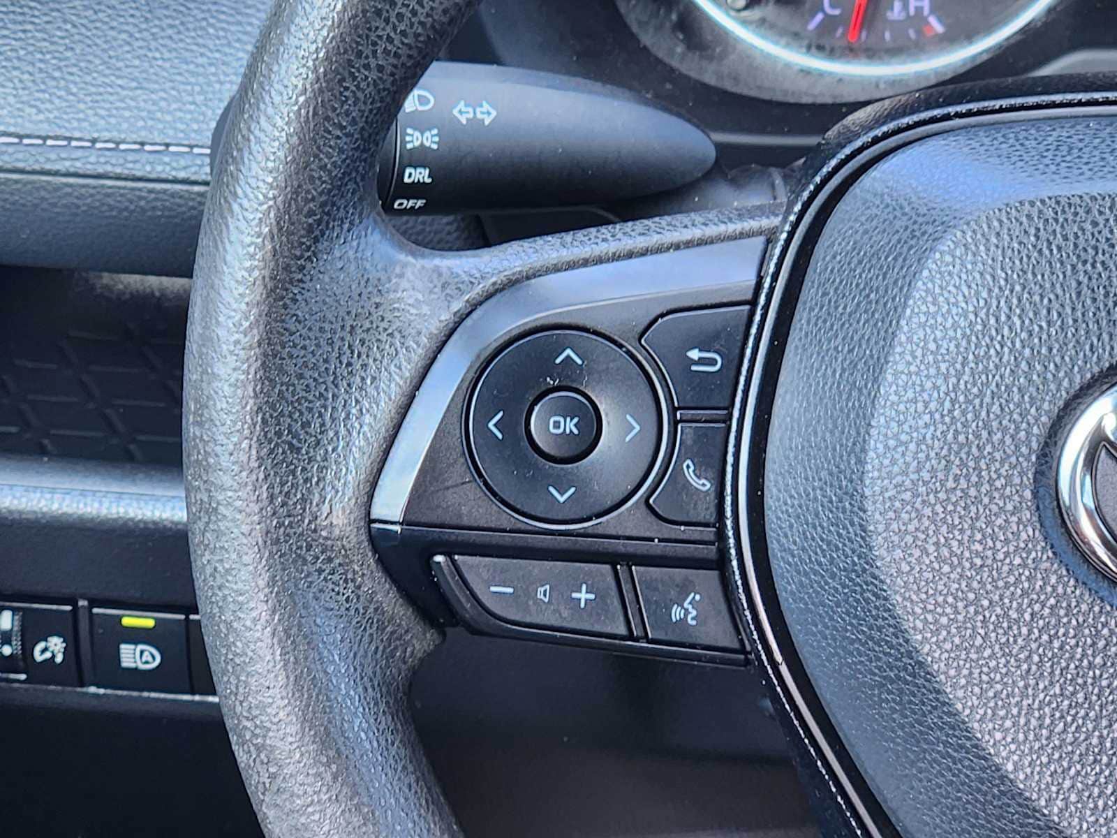 Thumbnail: 2021 Toyota RAV4 - 31