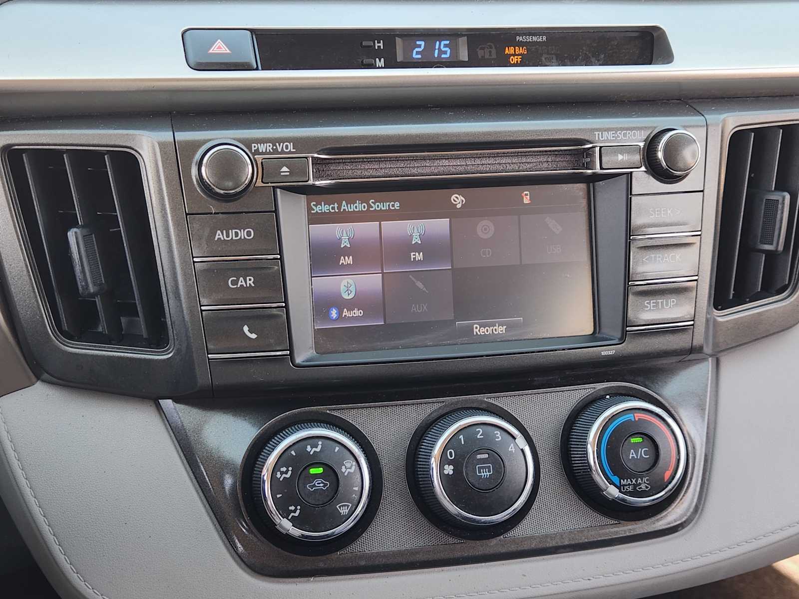 Thumbnail: 2015 Toyota RAV4 - 16