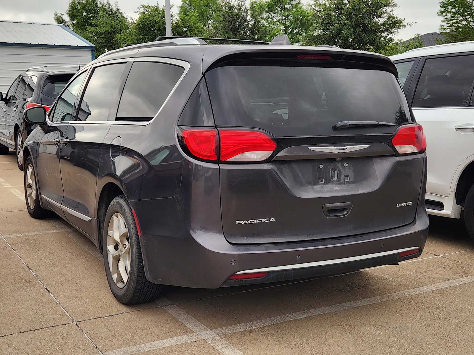 Thumbnail: 2020 Chrysler Pacifica - 6
