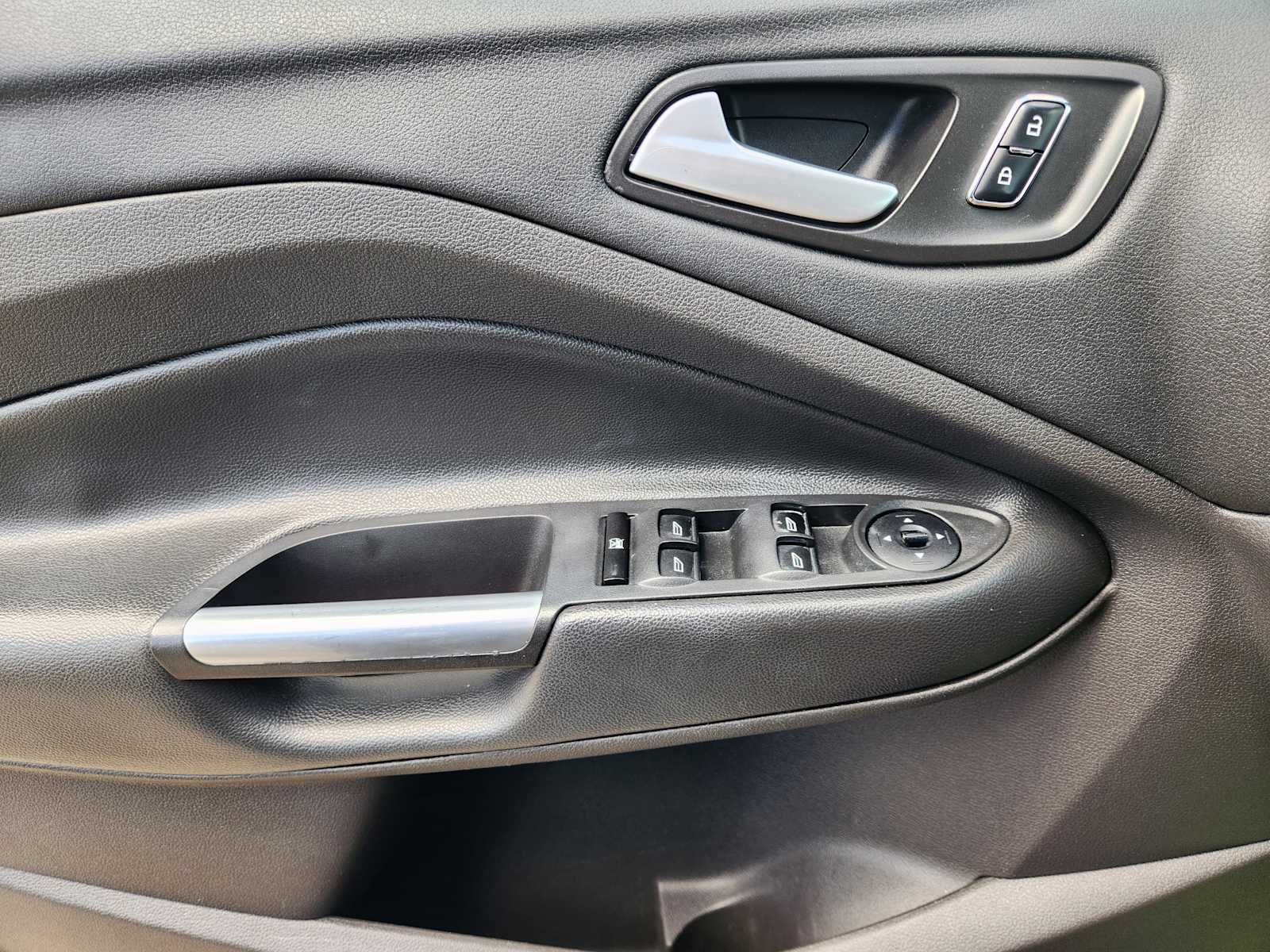 Thumbnail: 2015 Ford Escape - 29