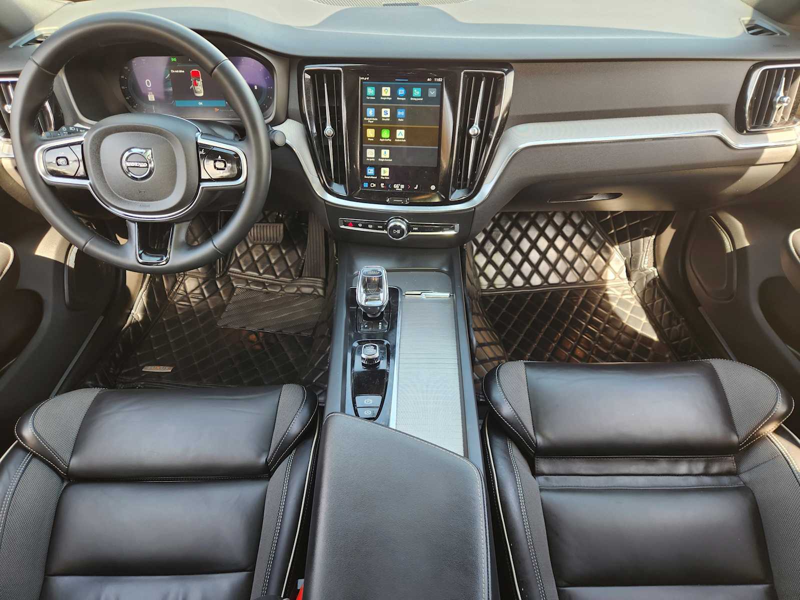 Thumbnail: 2024 Volvo S60 - 10