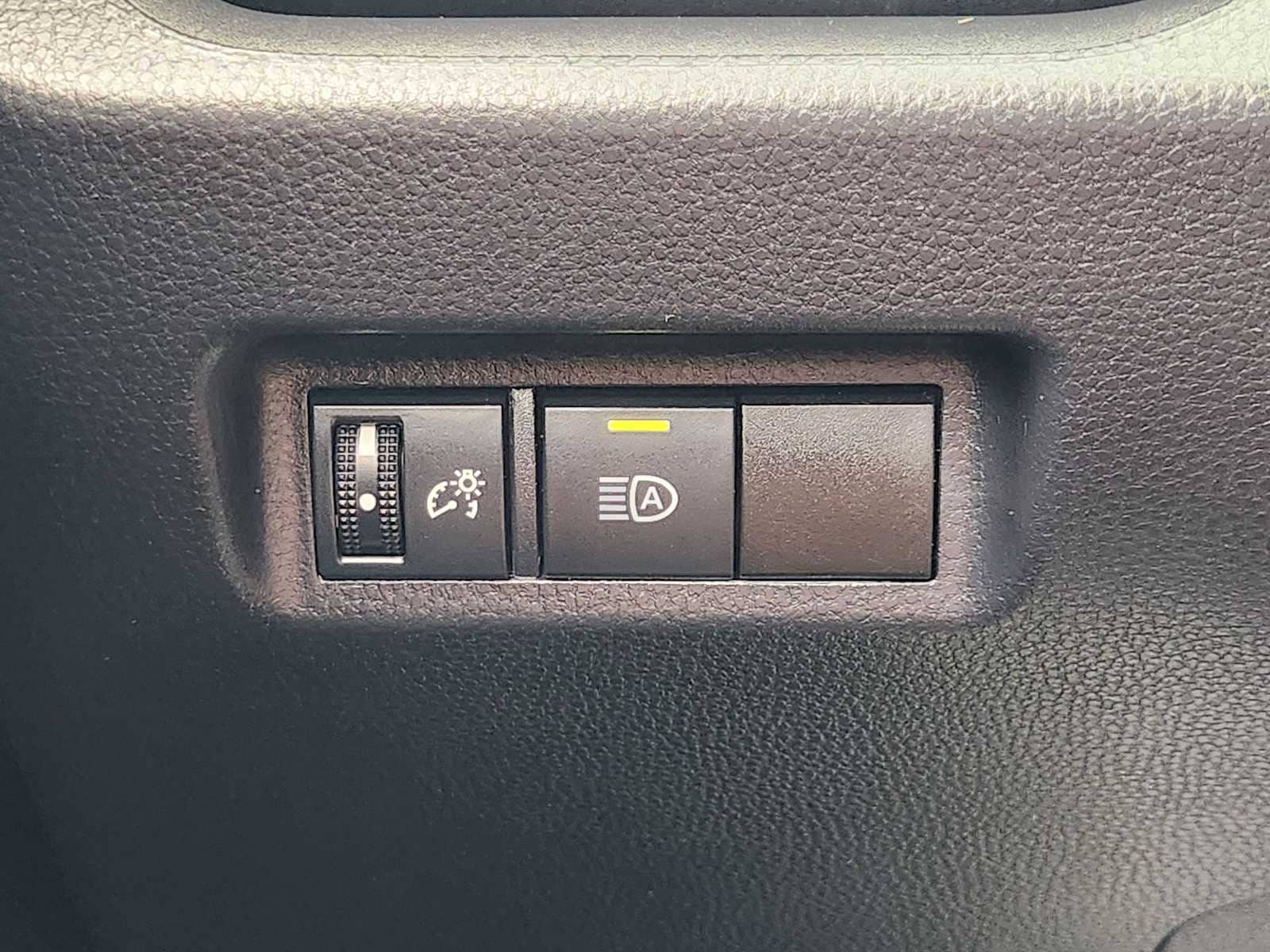 Thumbnail: 2021 Toyota RAV4 - 27