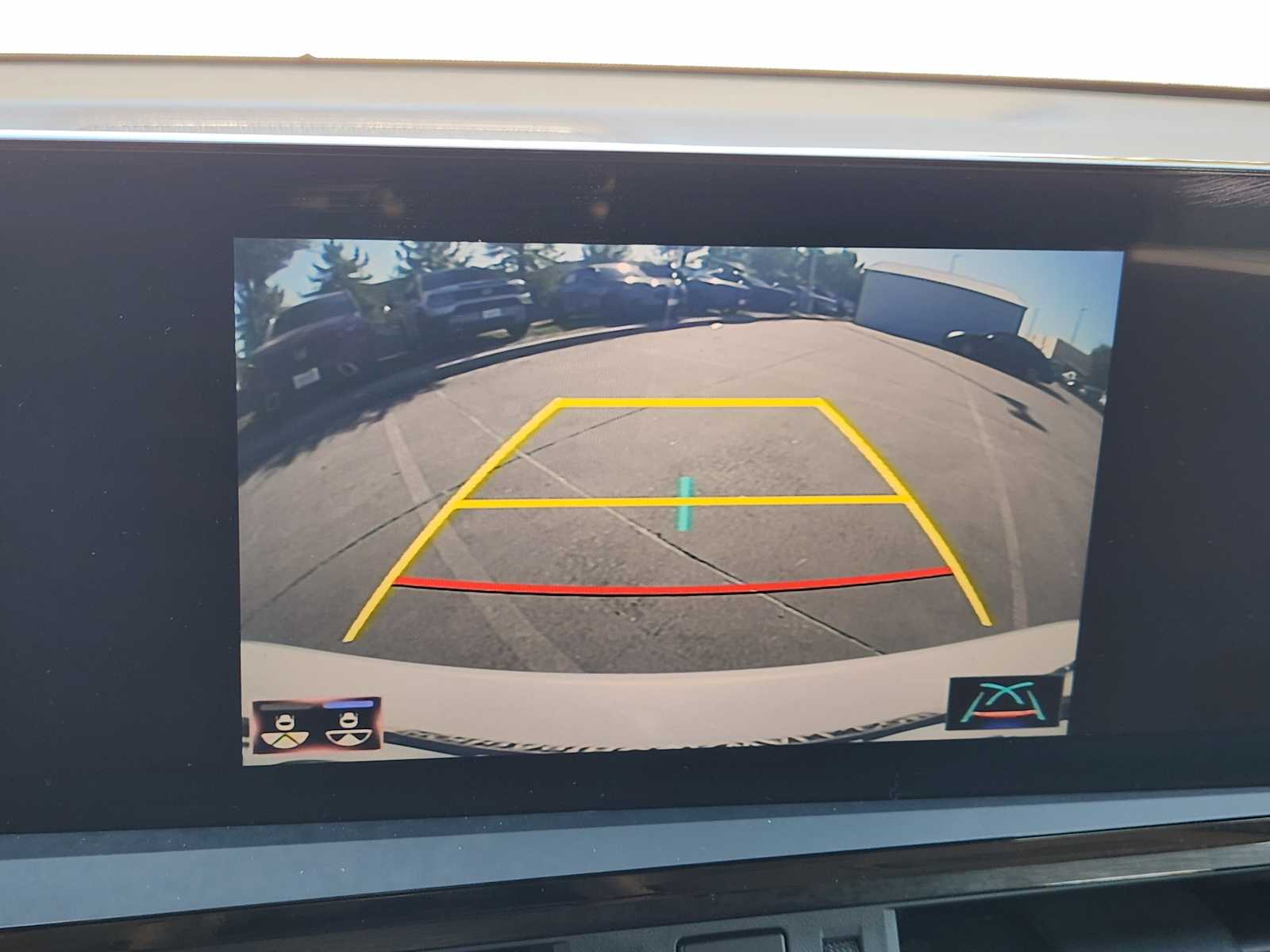 Thumbnail: 2022 Lexus ES - 25