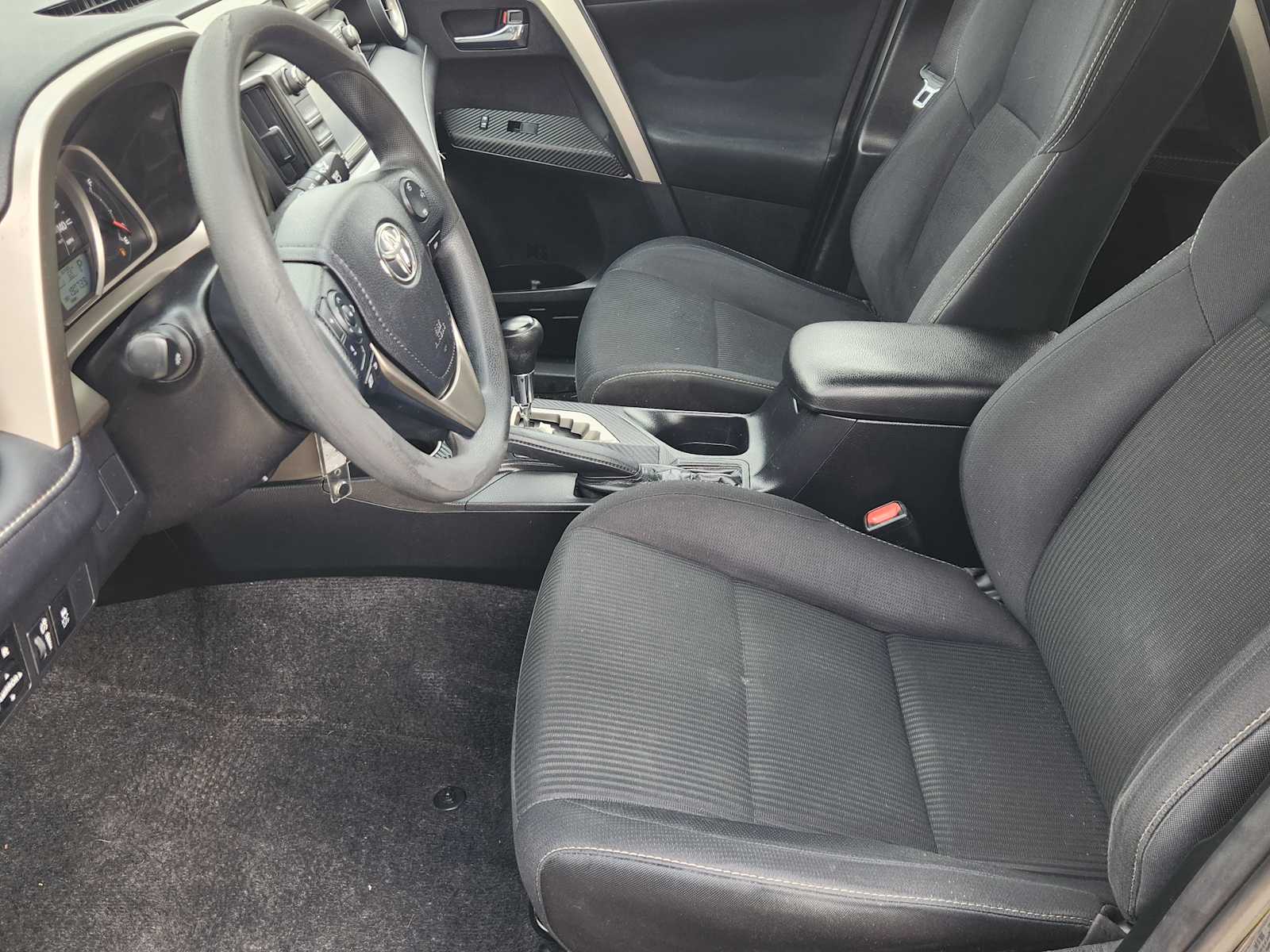 Thumbnail: 2015 Toyota RAV4 - 10