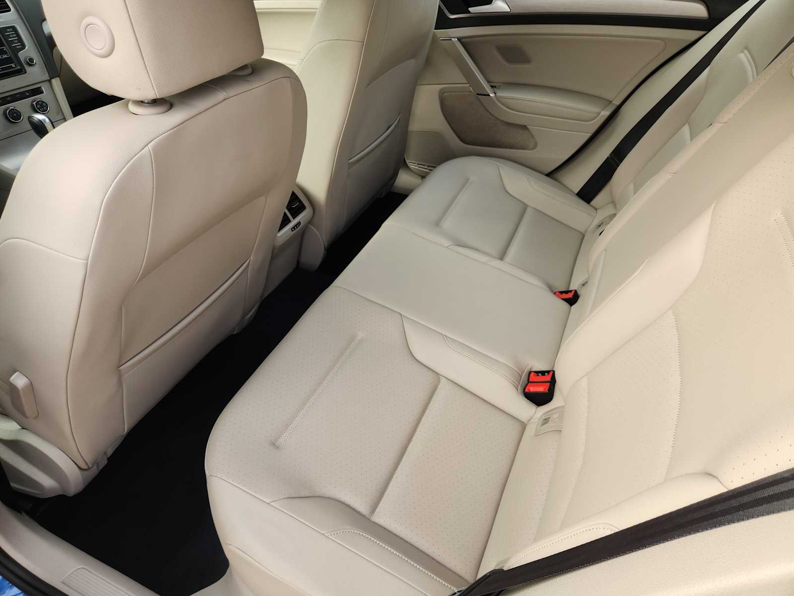 Thumbnail: 2017 Volkswagen Golf - 12