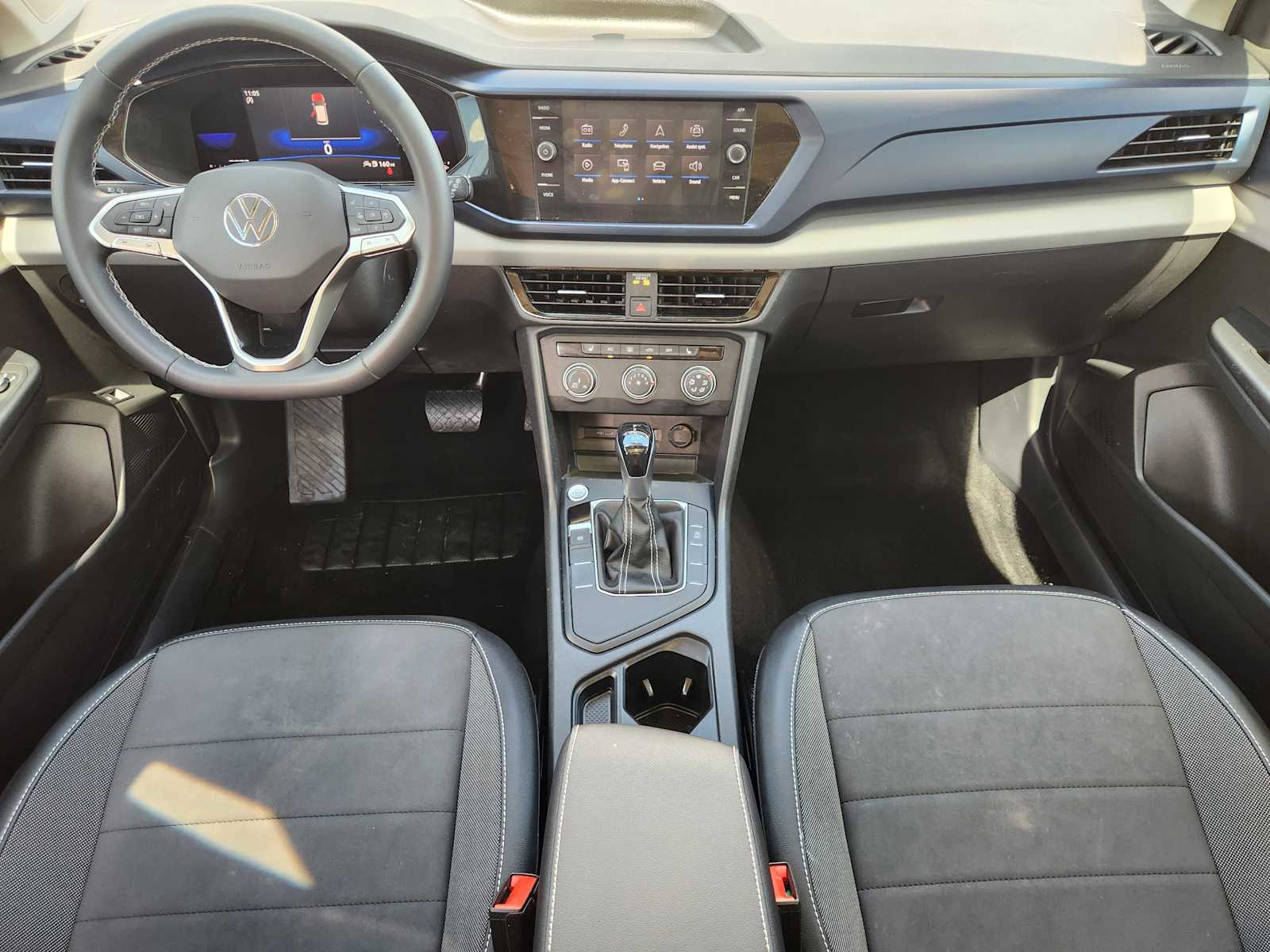 Thumbnail: 2022 Volkswagen Taos - 10
