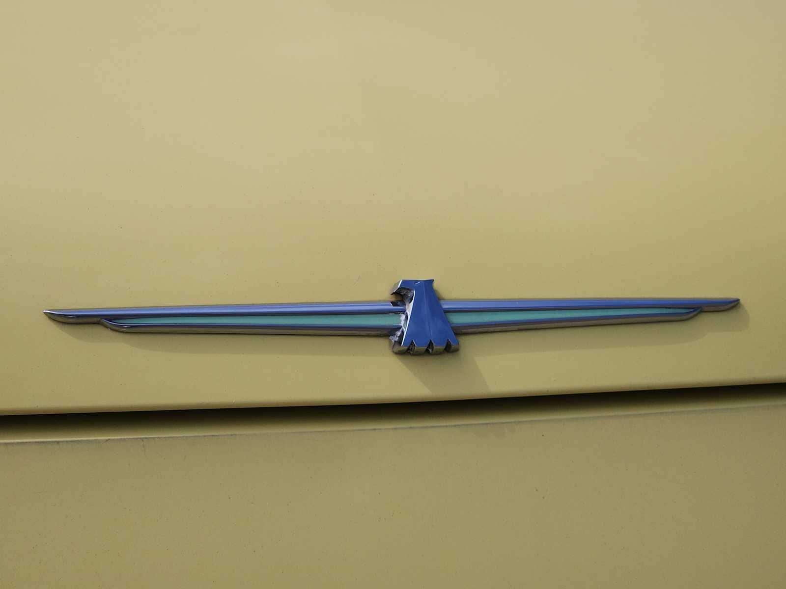 Thumbnail: 2002 Ford Thunderbird - 7