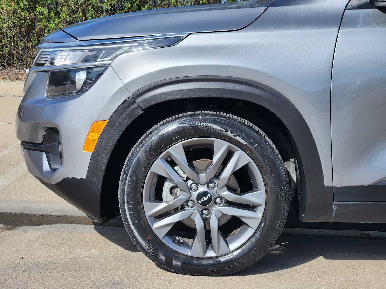 Thumbnail: 2023 Kia Seltos - 8