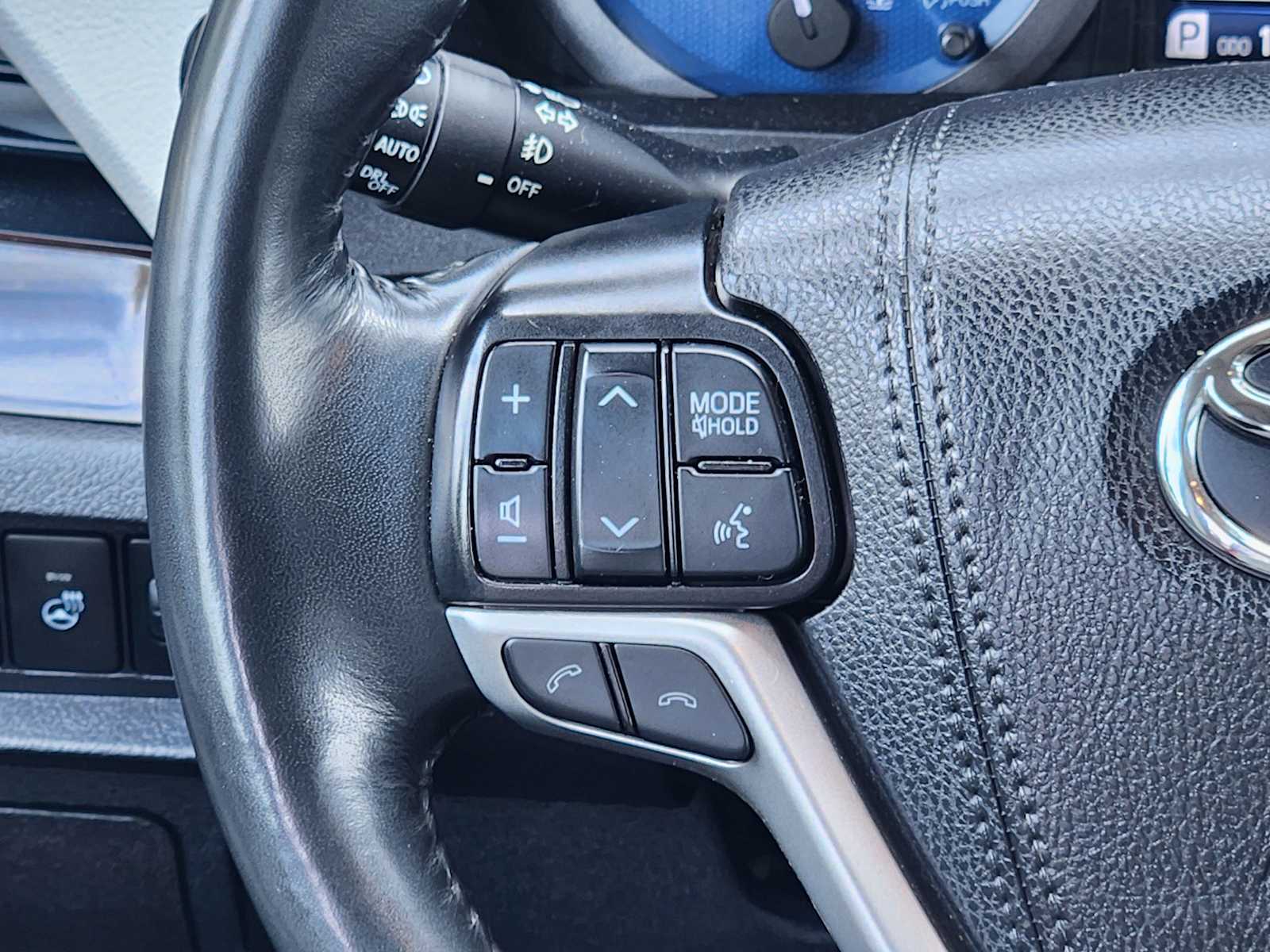 Thumbnail: 2019 Toyota Sienna - 33