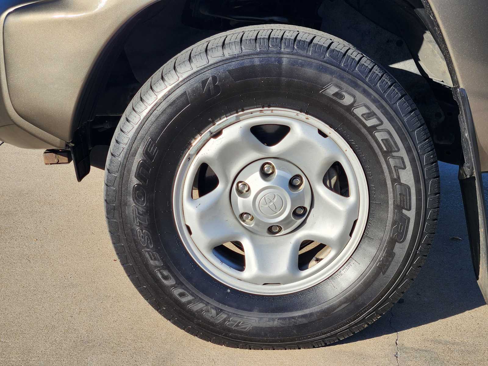 Thumbnail: 2013 Toyota Tacoma - 22