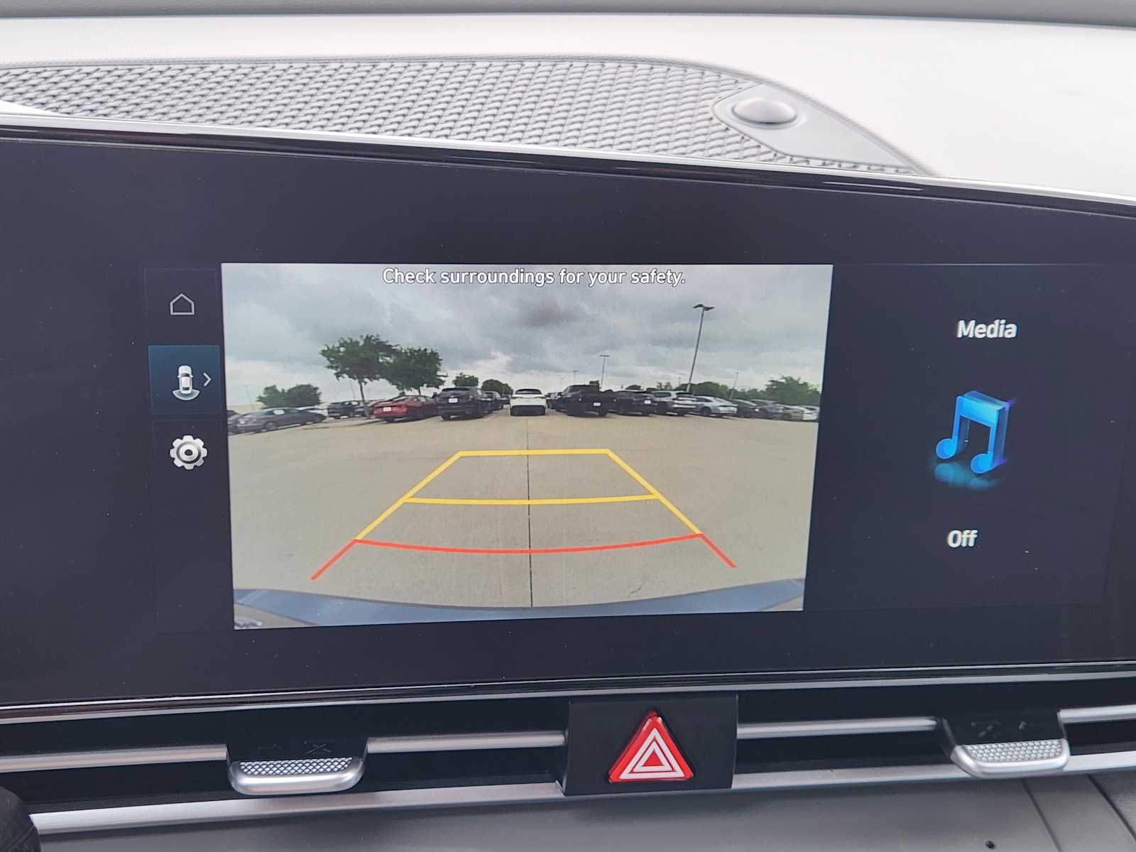 Thumbnail: 2023 Hyundai Elantra - 24