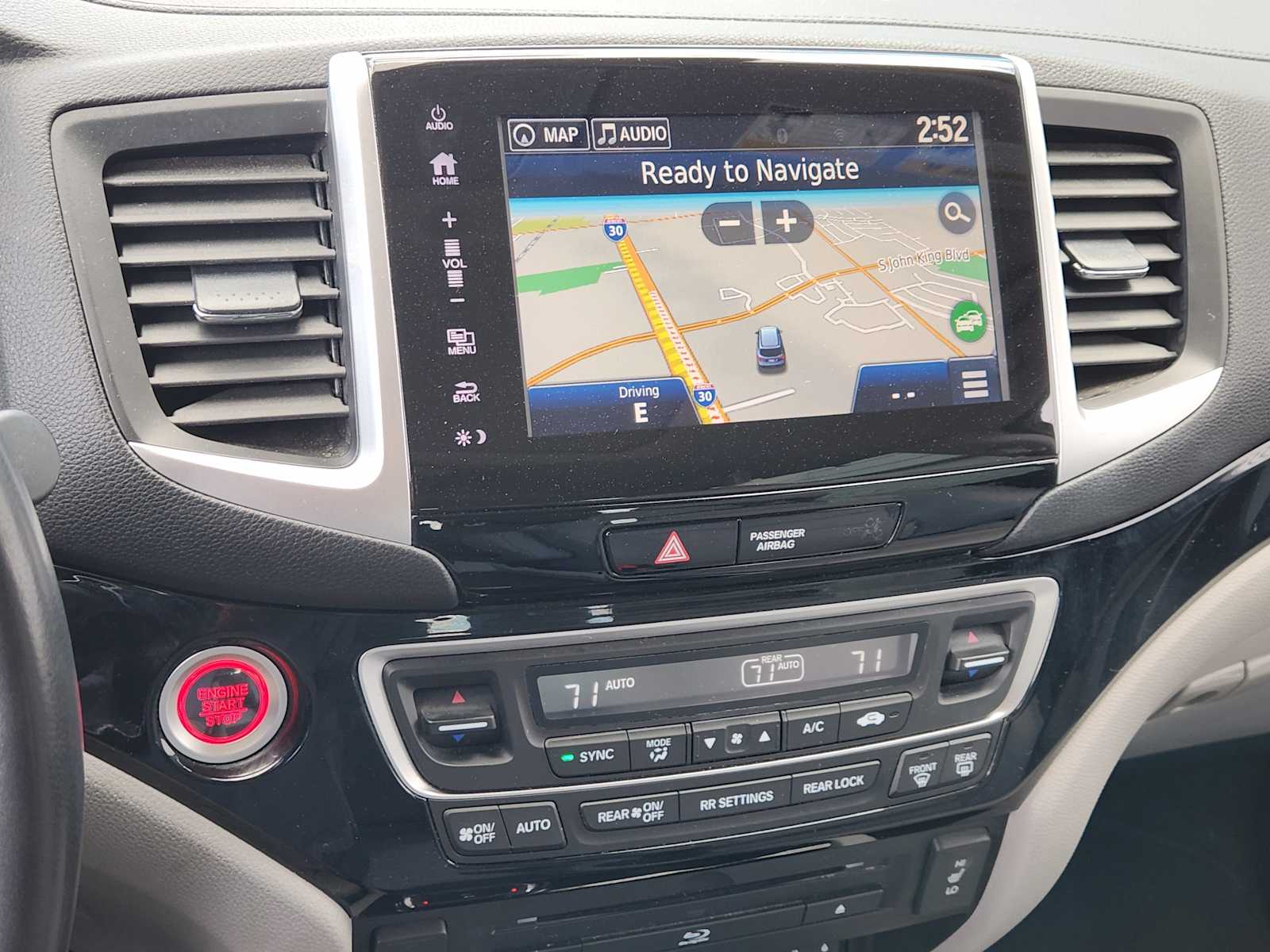 Thumbnail: 2018 Honda Pilot - 17