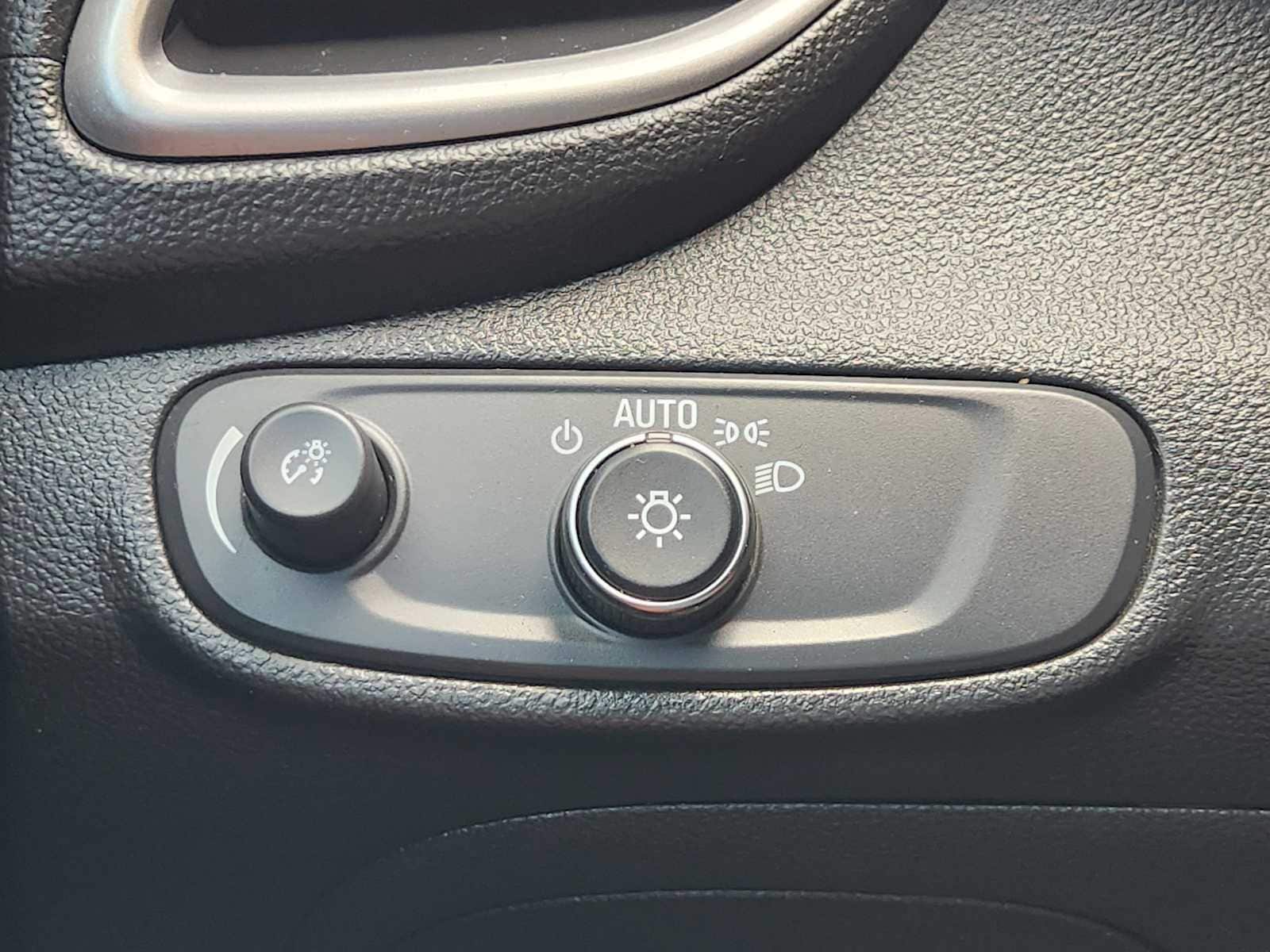 Thumbnail: 2021 Chevrolet Trax - 26