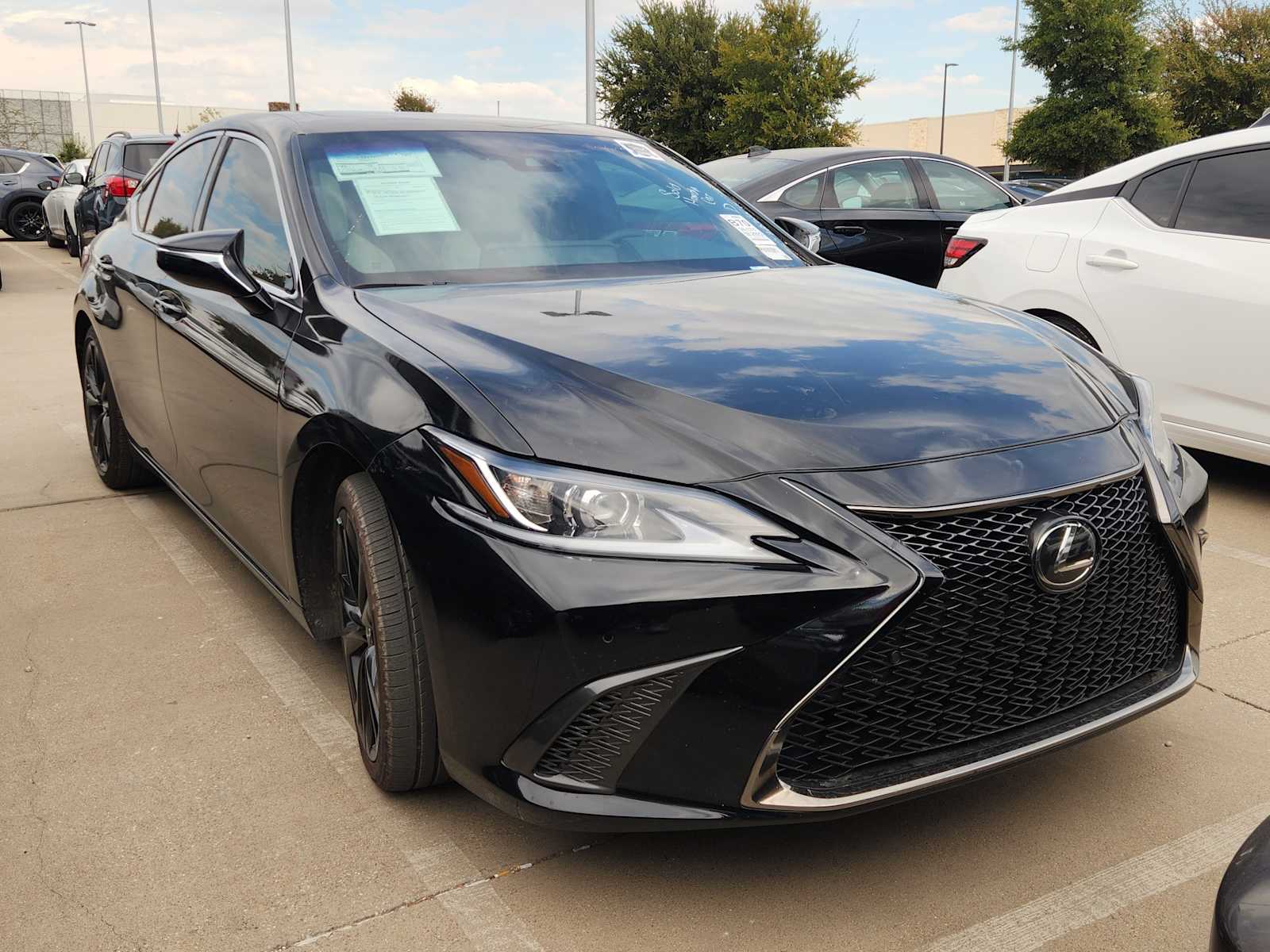 Thumbnail: 2023 Lexus ES - 3