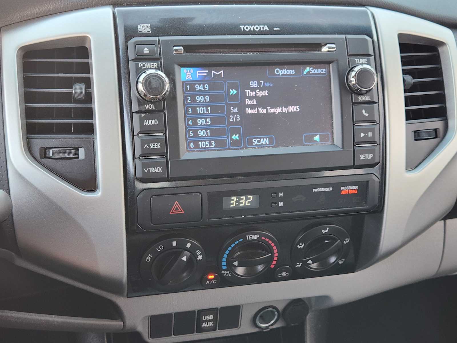 Thumbnail: 2013 Toyota Tacoma - 16