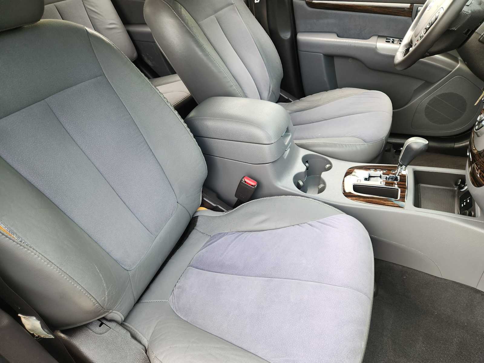 Thumbnail: 2010 Hyundai Santa Fe - 14