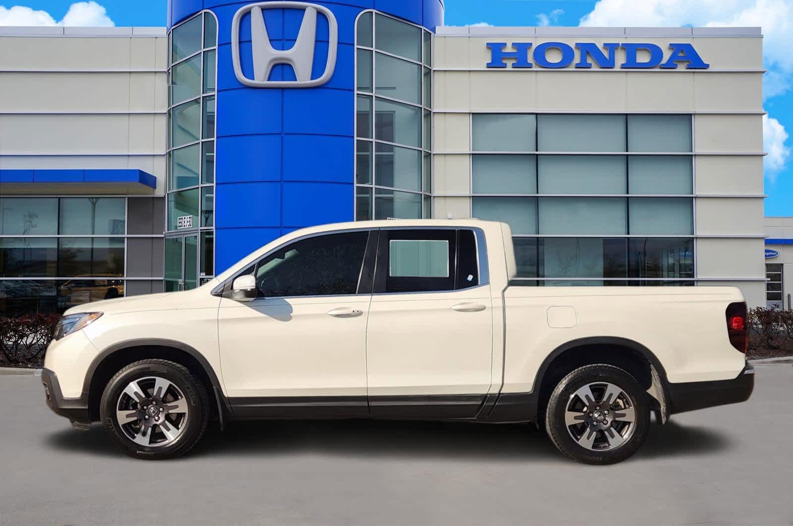 Thumbnail: 2017 Honda Ridgeline - 3