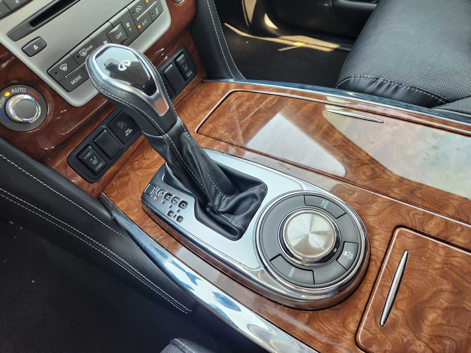 Thumbnail: 2019 INFINITI QX80 - 18