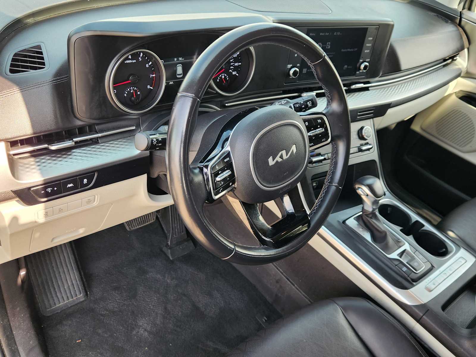 Thumbnail: 2022 Kia Carnival - 2