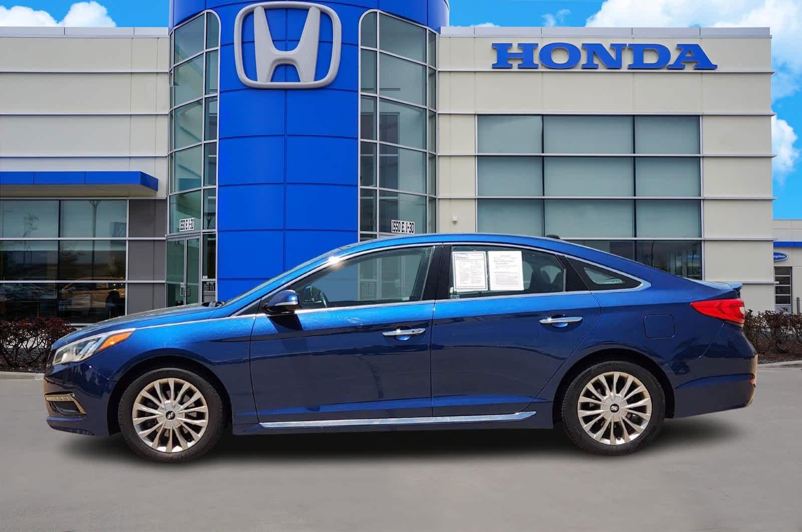 Thumbnail: 2015 Hyundai Sonata - 3