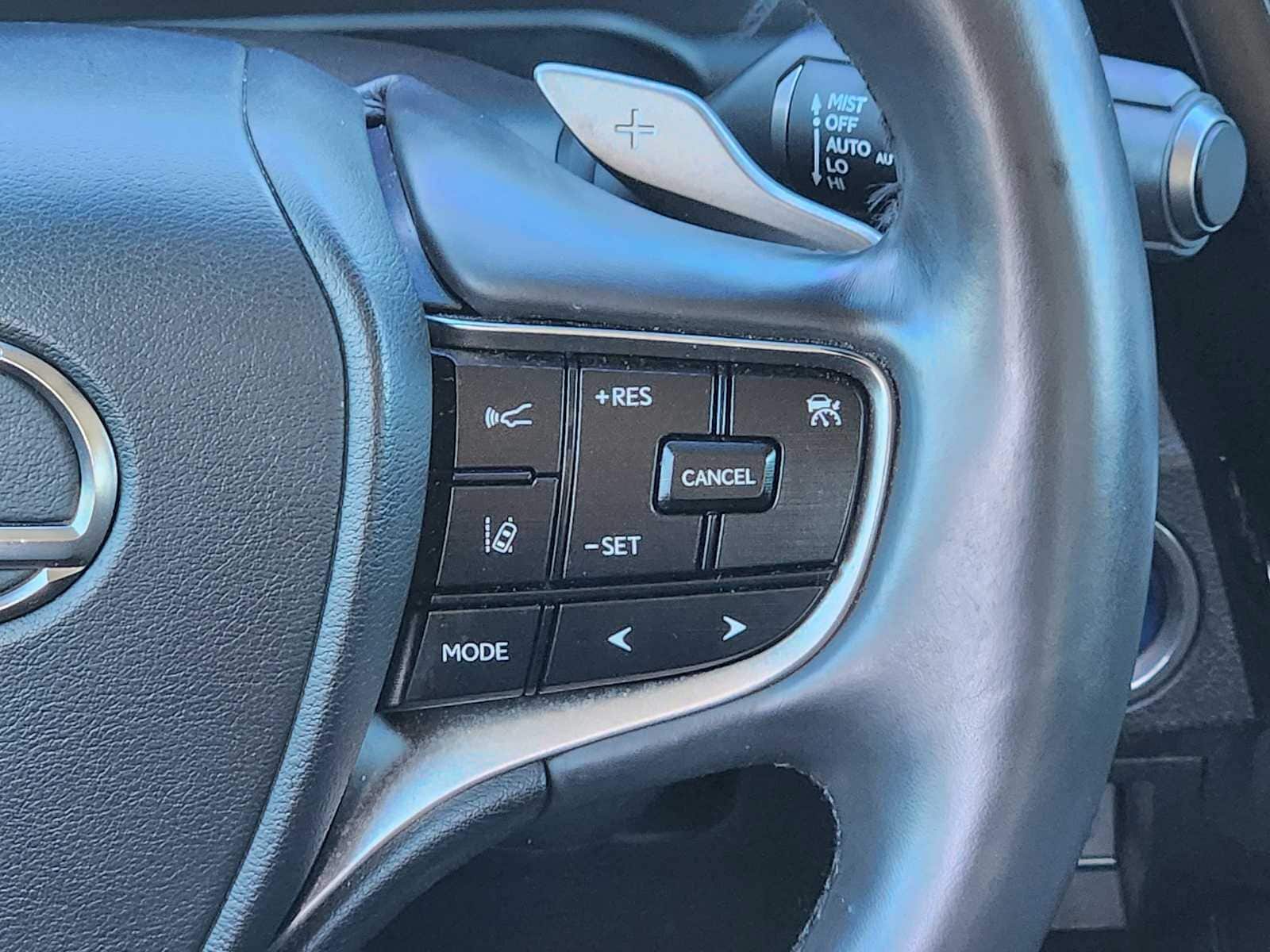 Thumbnail: 2022 Lexus ES - 32