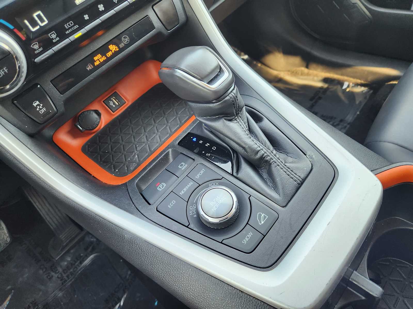 Thumbnail: 2023 Toyota RAV4 - 17