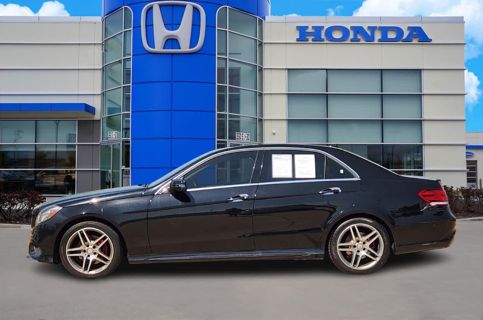 Thumbnail: 2014 Mercedes-Benz E-Class - 3