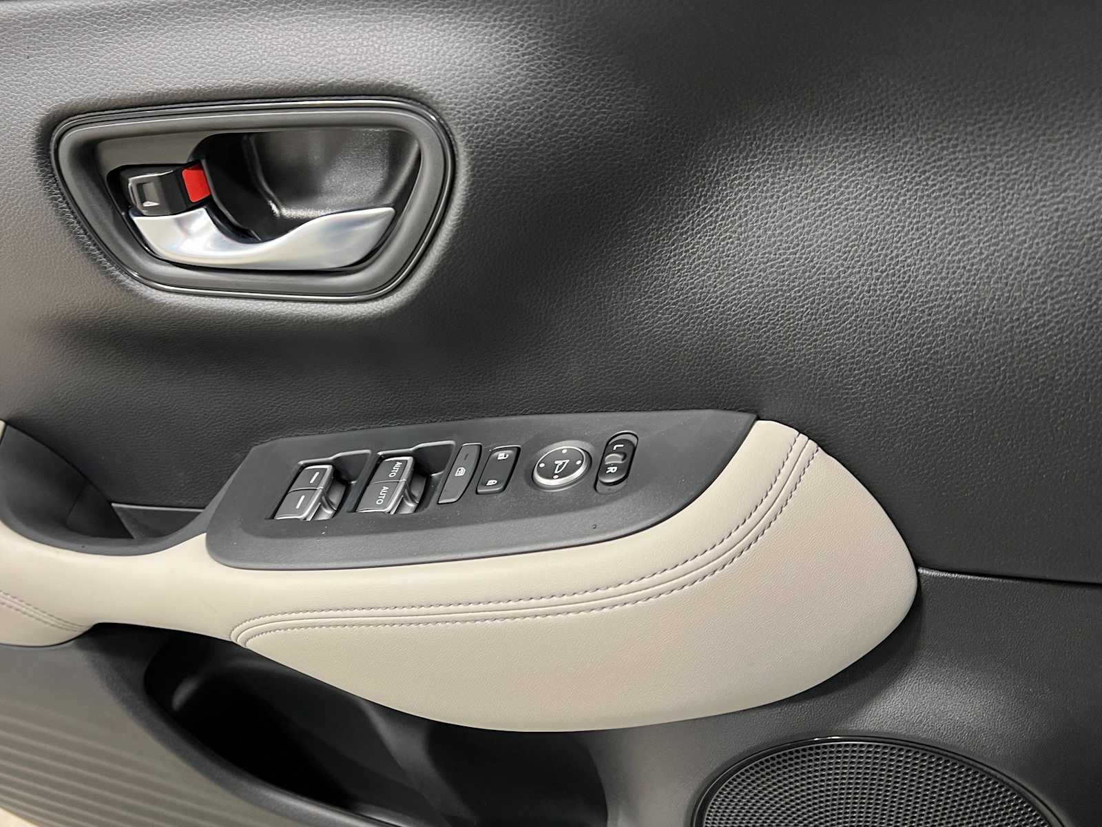 Thumbnail: 2025 Honda HR-V - 15