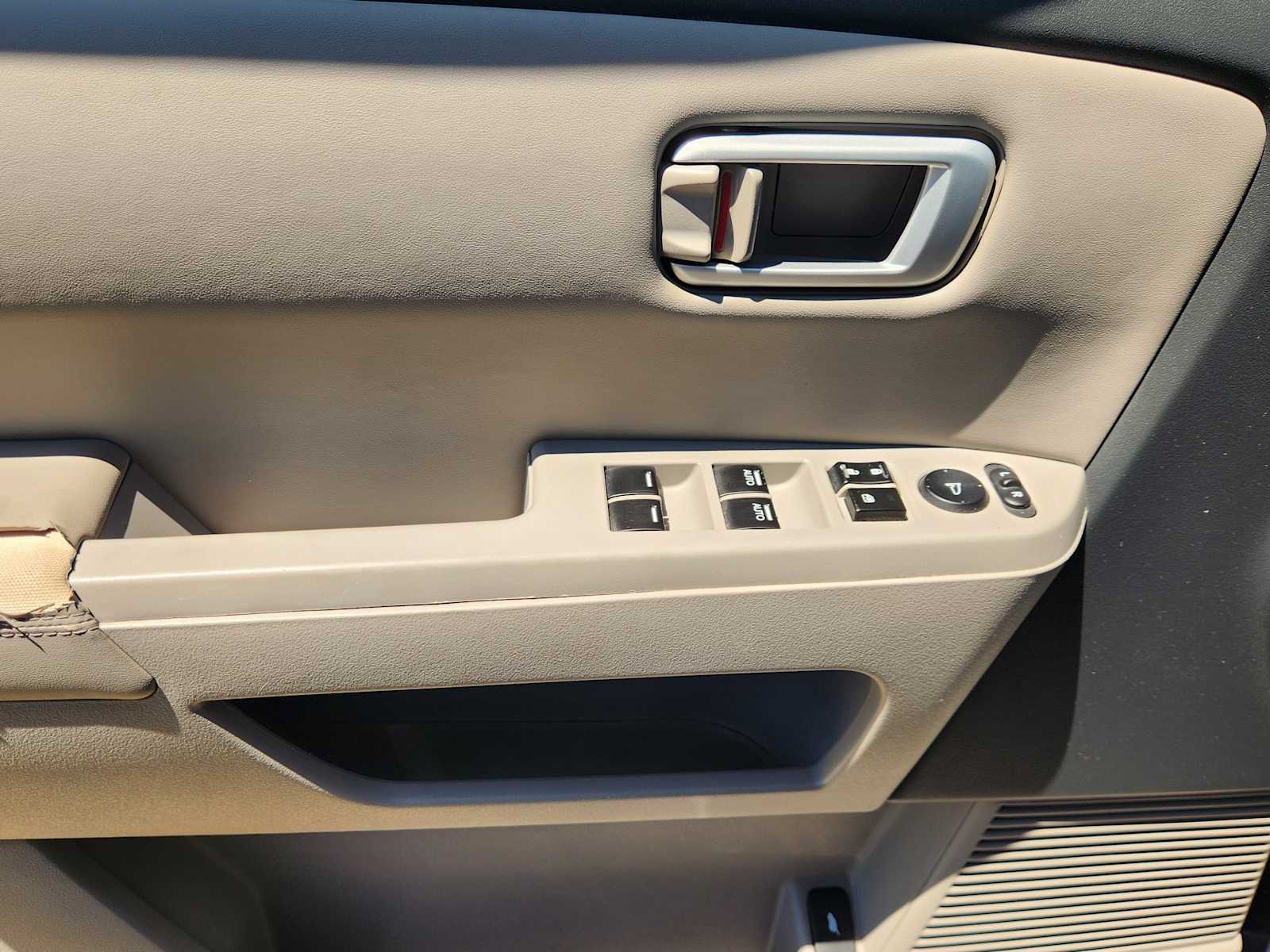 Thumbnail: 2012 Honda Pilot - 29