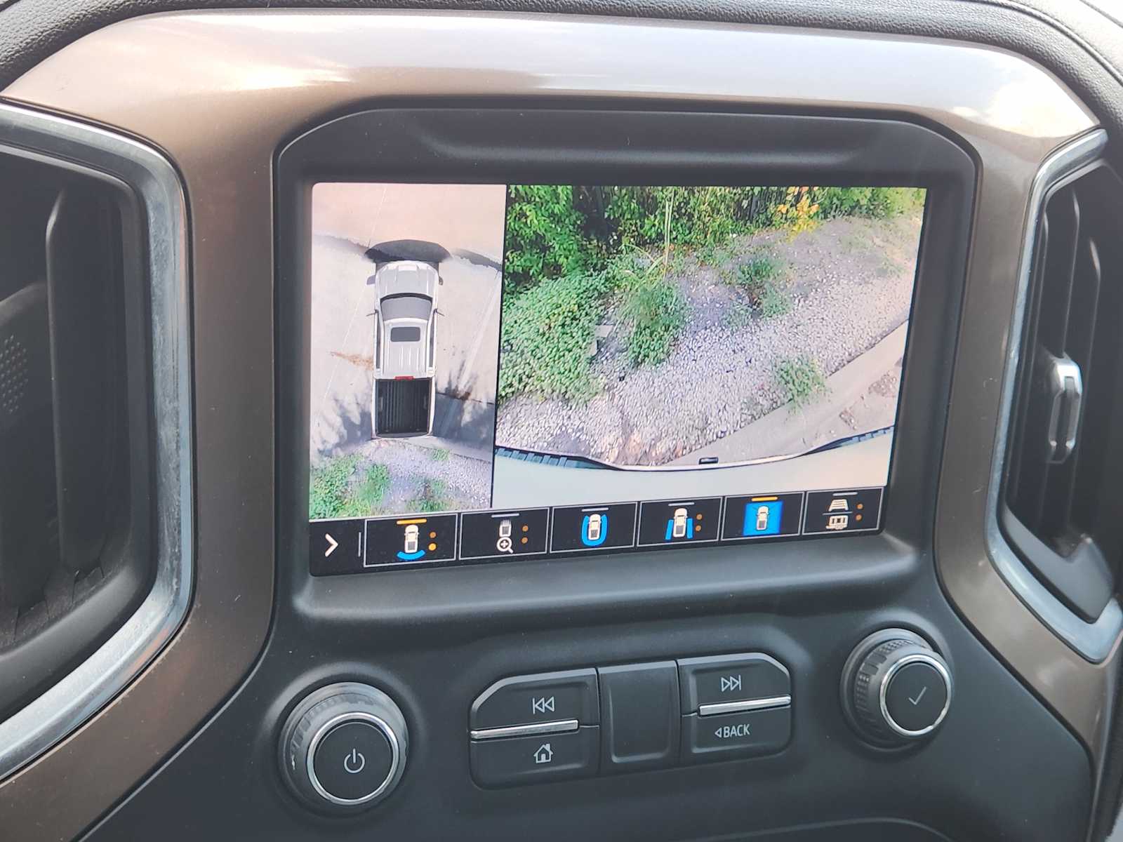 Thumbnail: 2021 Chevrolet Silverado 1500 - 25
