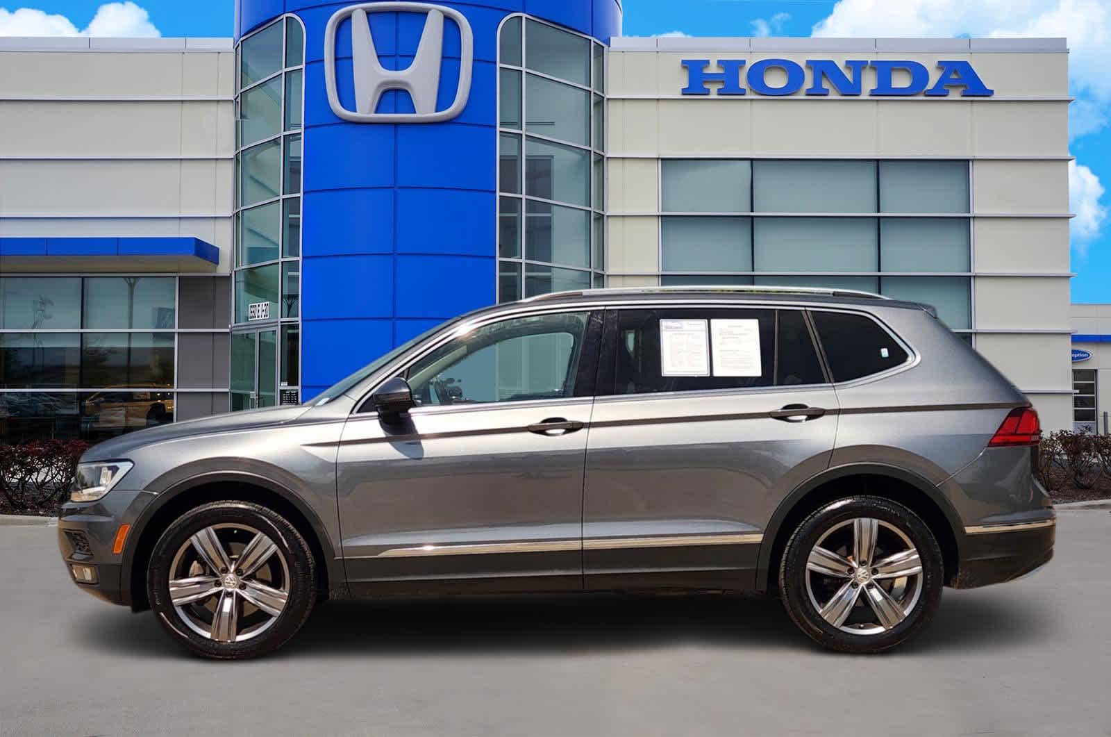 Thumbnail: 2020 Volkswagen Tiguan - 3