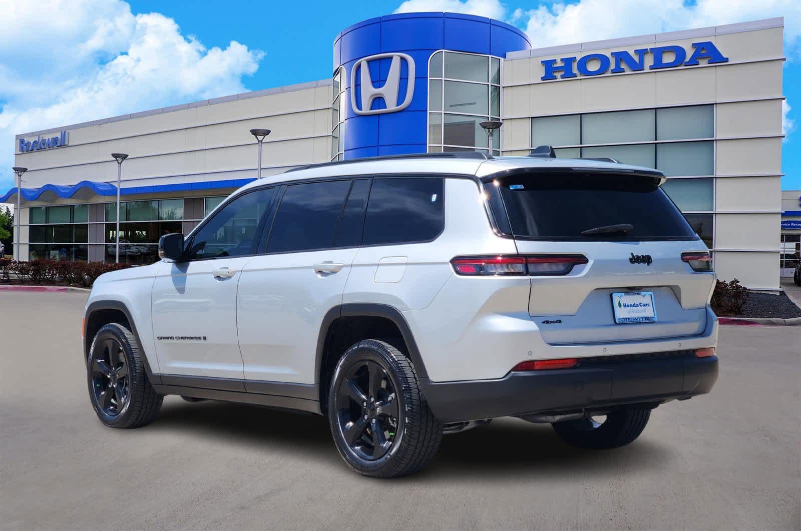 2024 Jeep Grand Cherokee Laredo photo 4