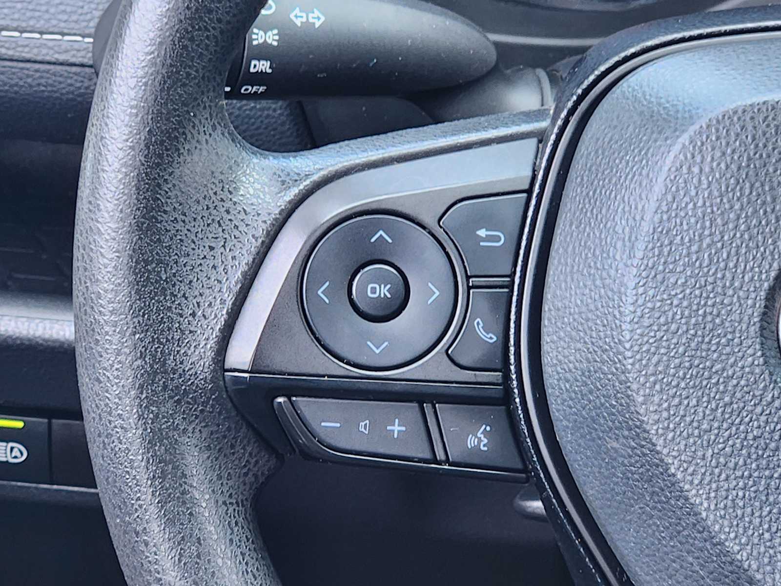 Thumbnail: 2021 Toyota RAV4 - 31