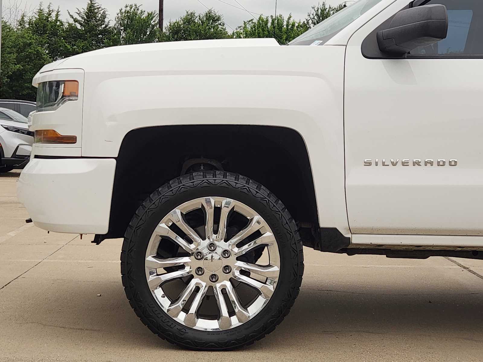 Thumbnail: 2018 Chevrolet Silverado 1500 - 8