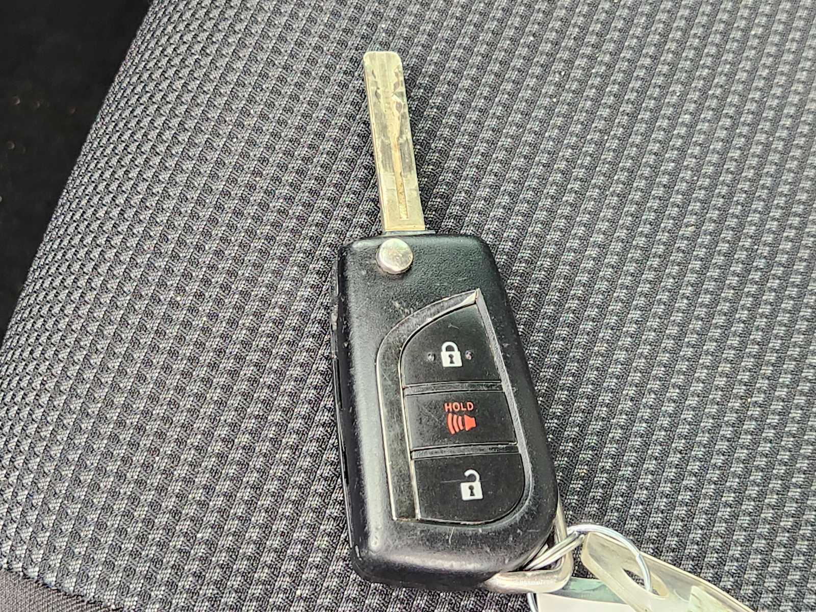 Thumbnail: 2021 Toyota RAV4 - 20