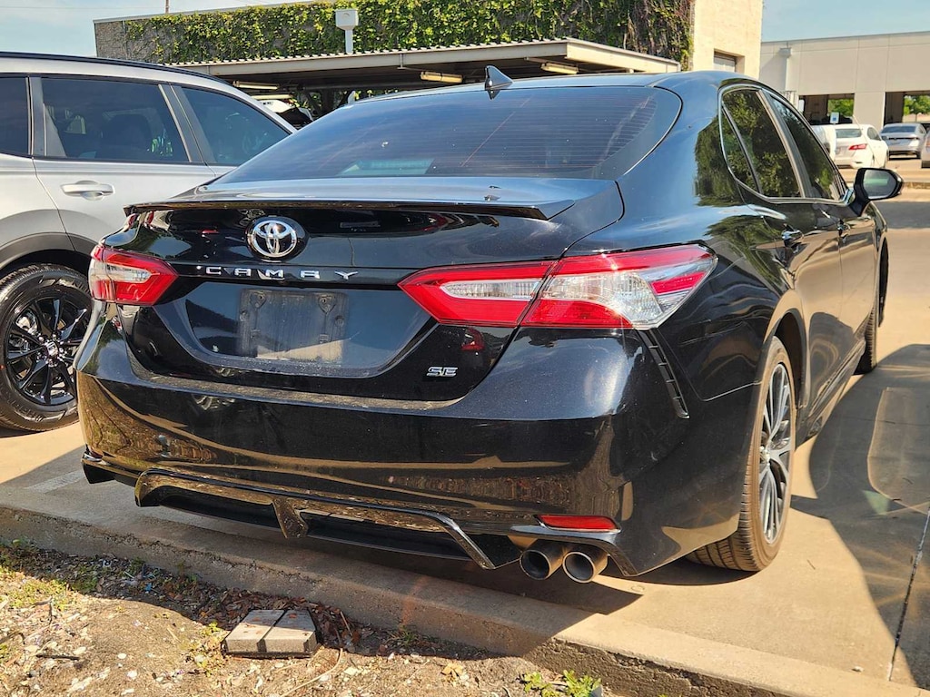 Used 2020 Toyota Camry SE Sedan