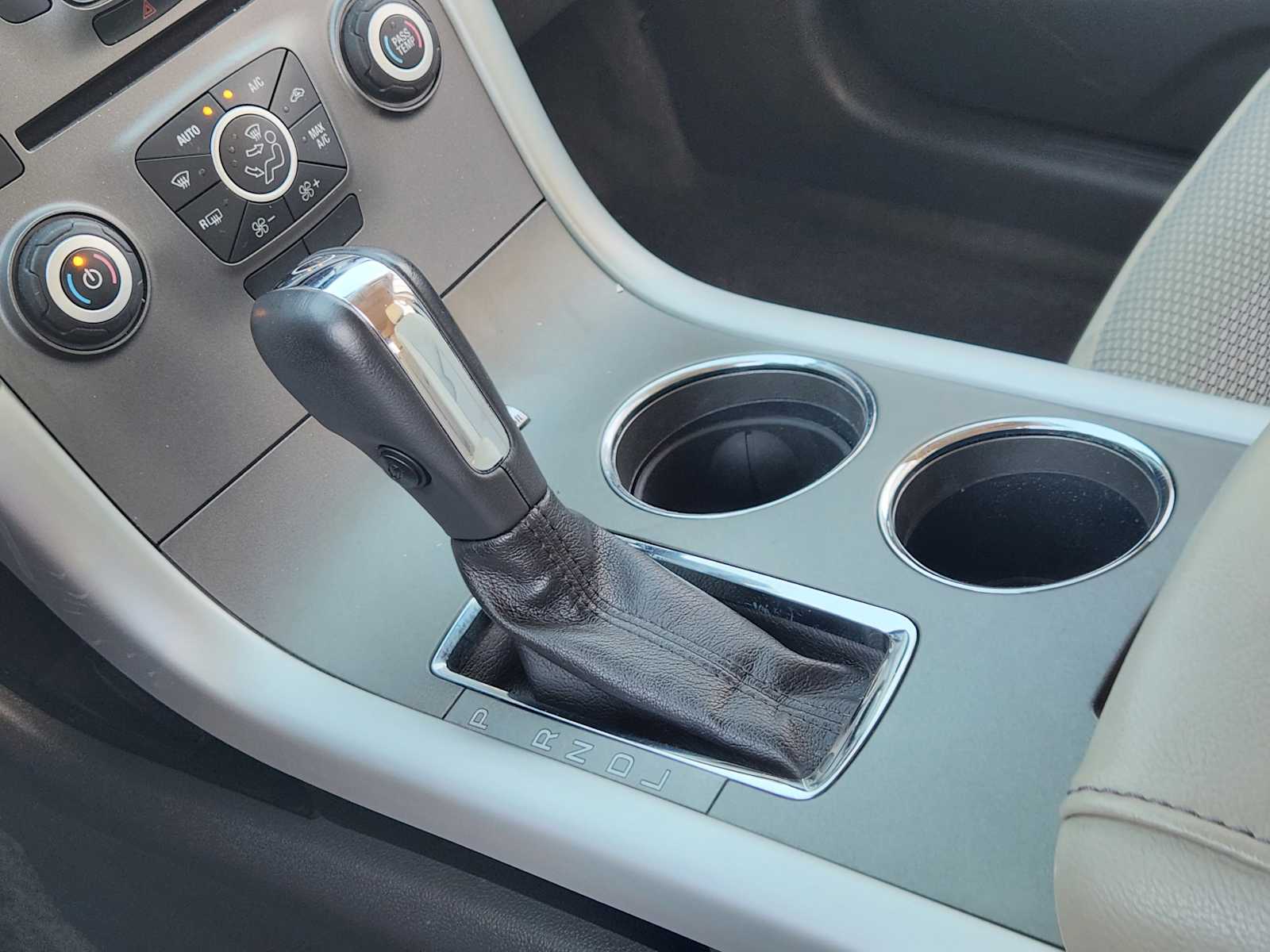 Thumbnail: 2014 Ford Edge - 16