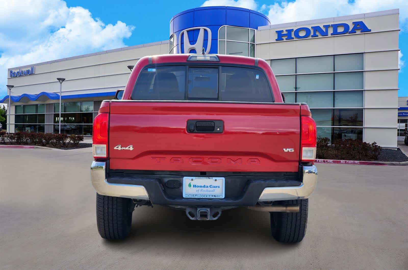 Thumbnail: 2016 Toyota Tacoma - 5