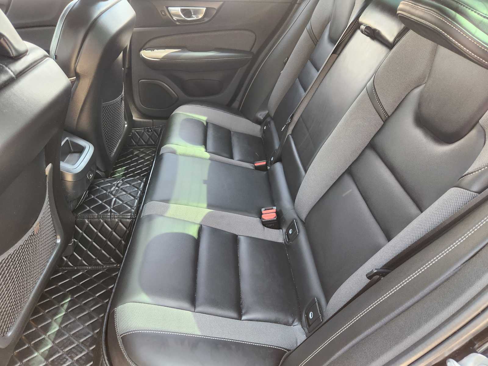 Thumbnail: 2024 Volvo S60 - 13