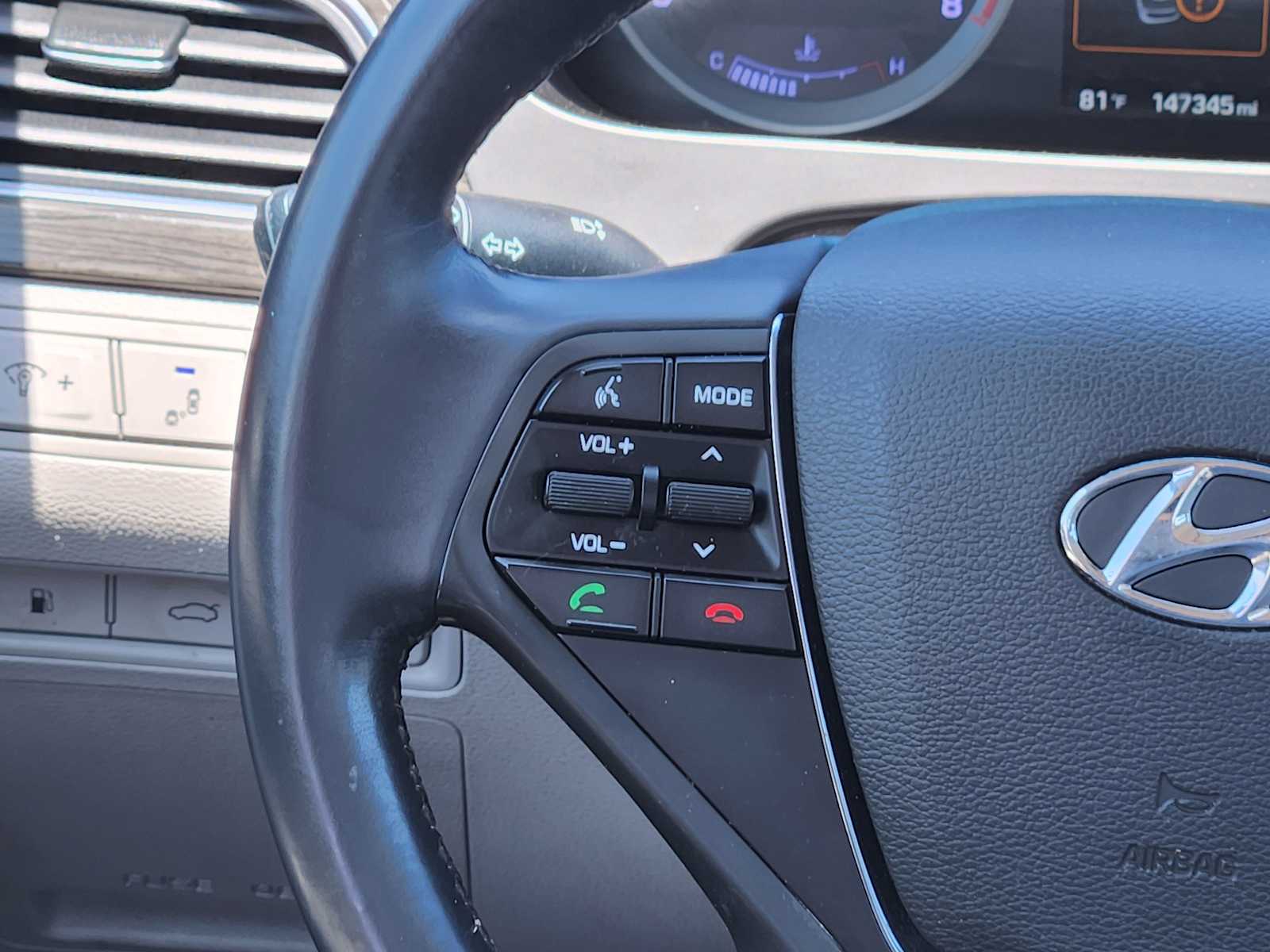 Thumbnail: 2015 Hyundai Sonata - 32