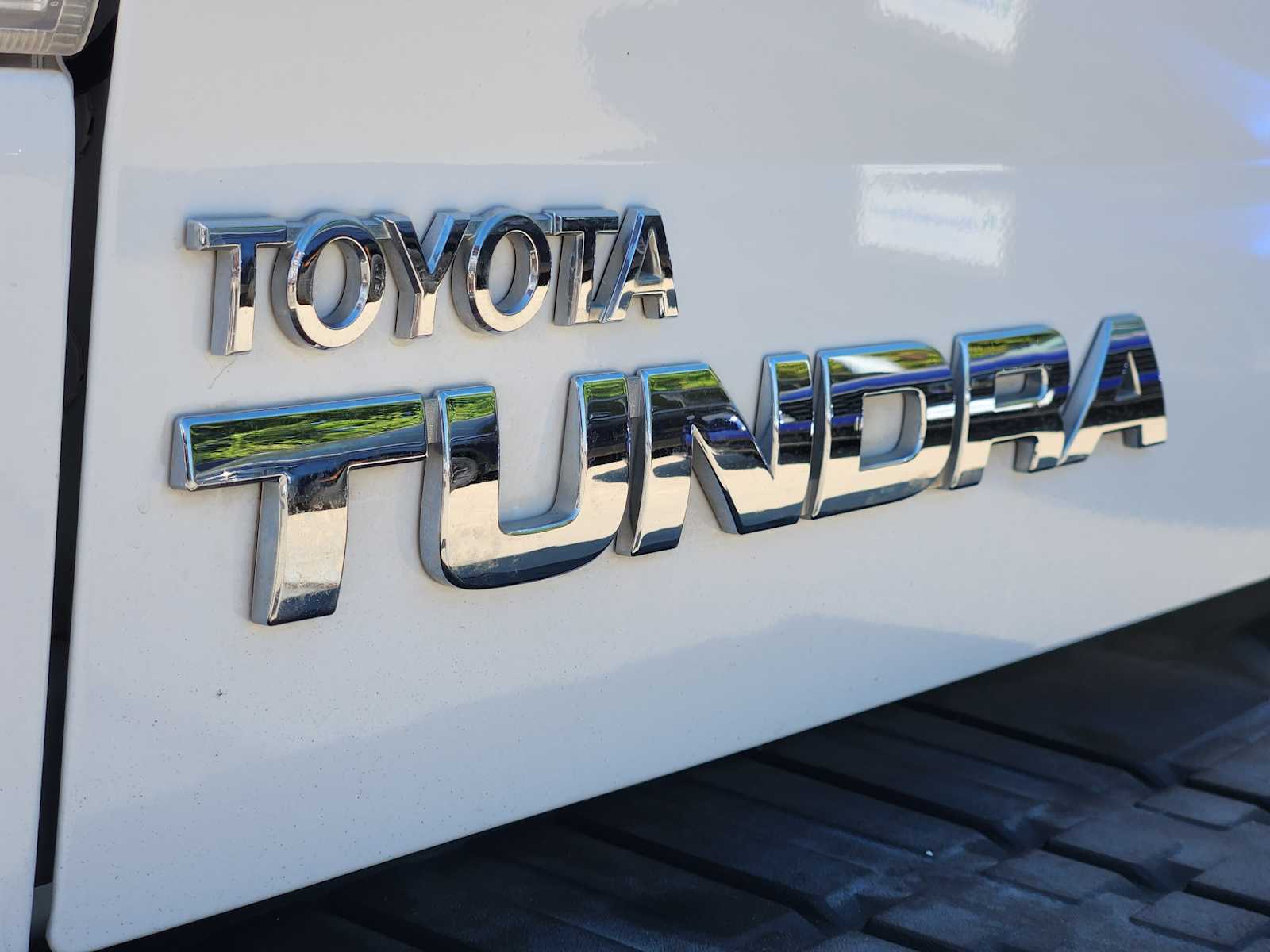 Thumbnail: 2011 Toyota Tundra - 7