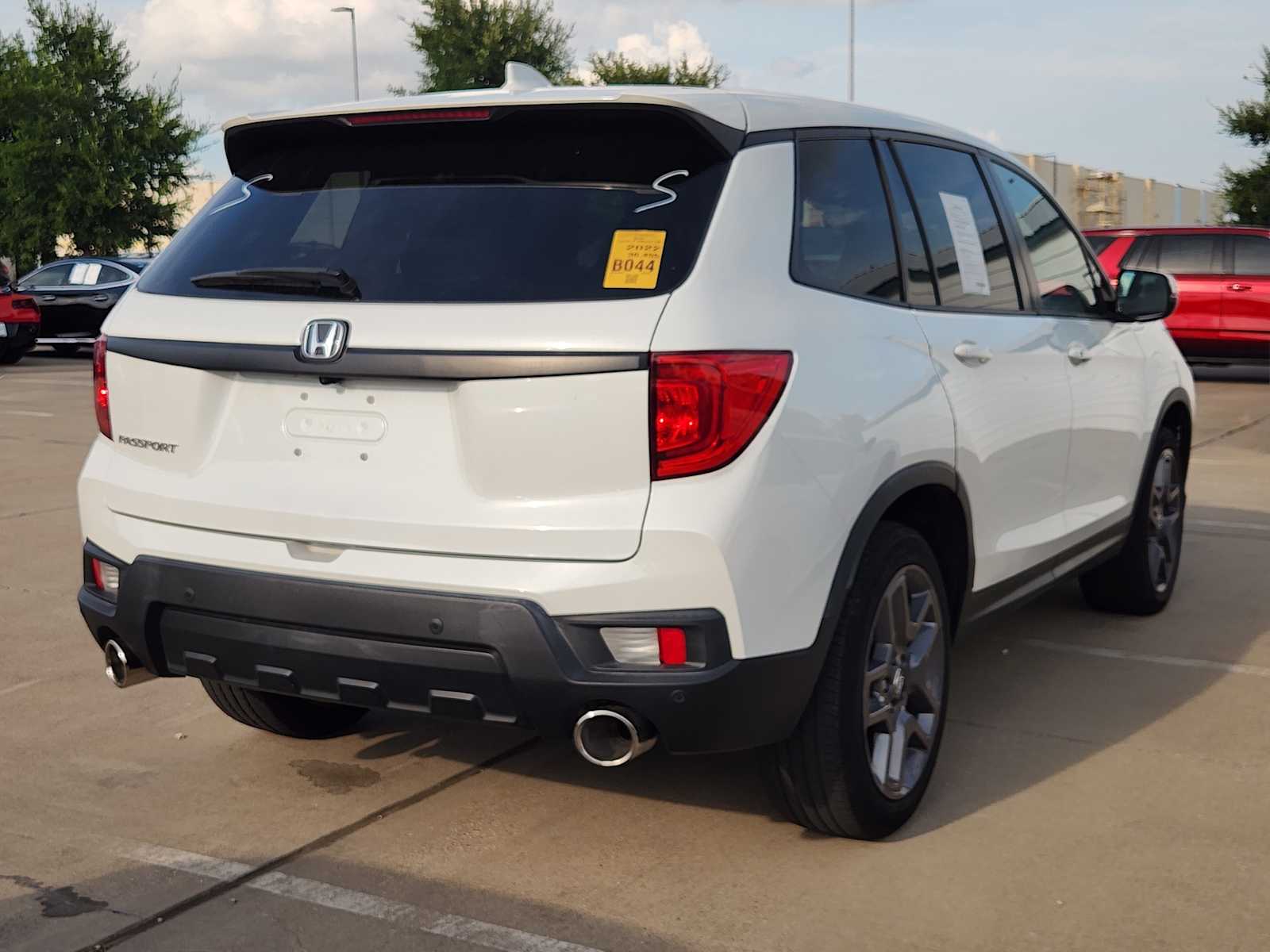 Thumbnail: 2022 Honda Passport - 4