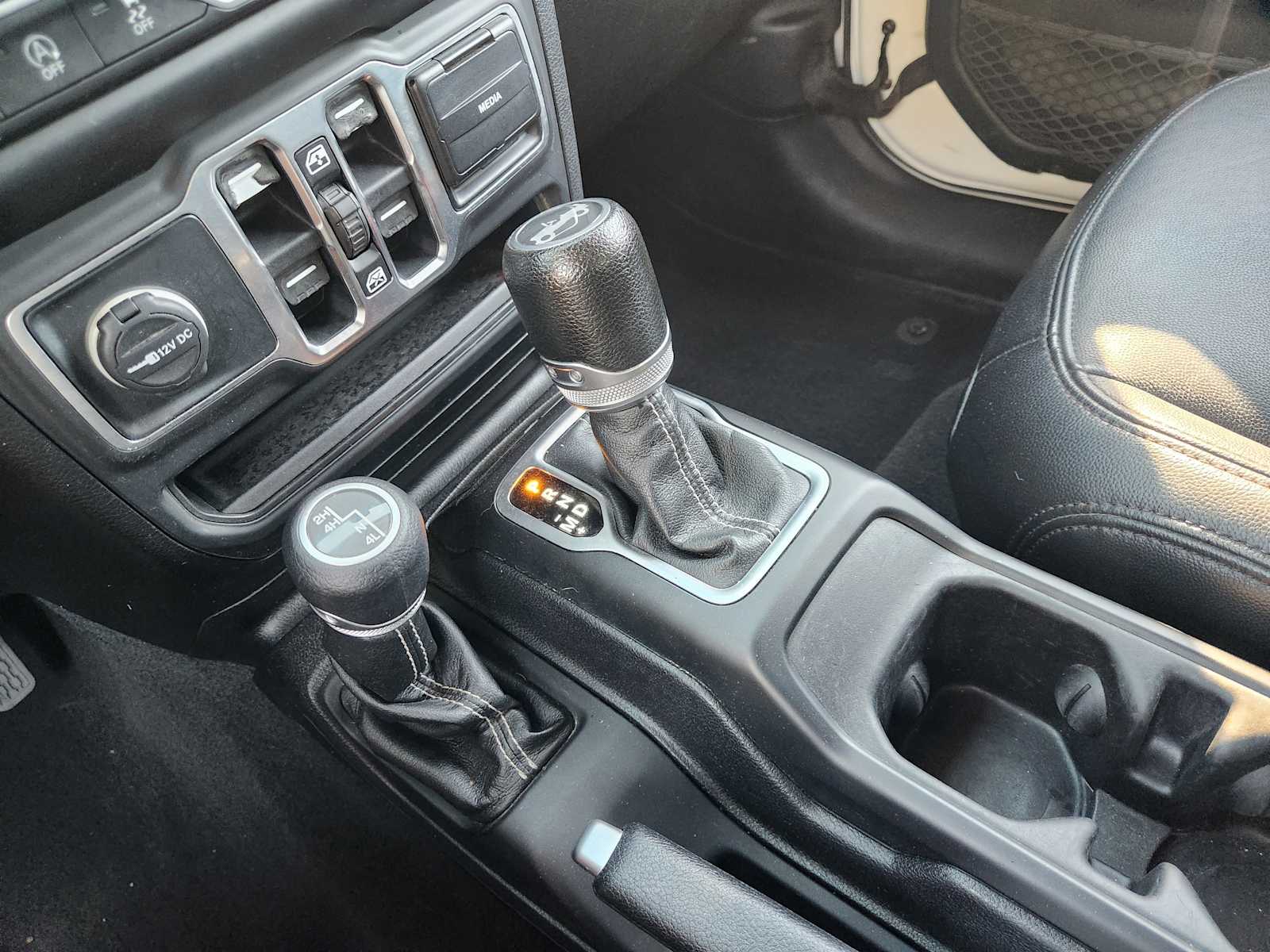 Thumbnail: 2018 Jeep Wrangler - 17