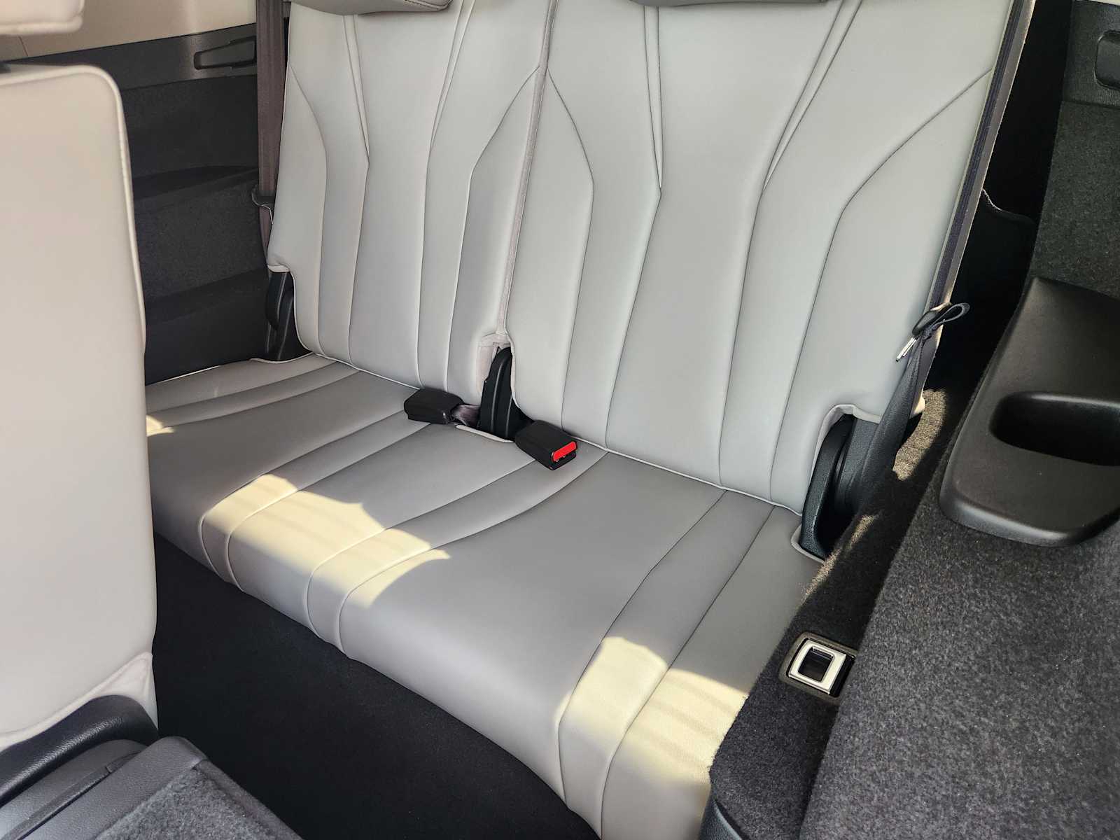 Thumbnail: 2022 Acura MDX - 14