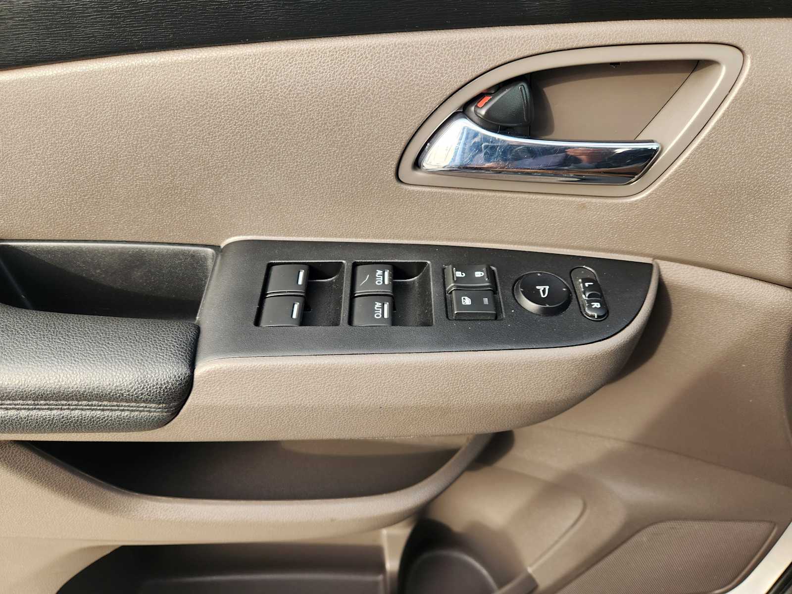 Thumbnail: 2014 Honda Odyssey - 30