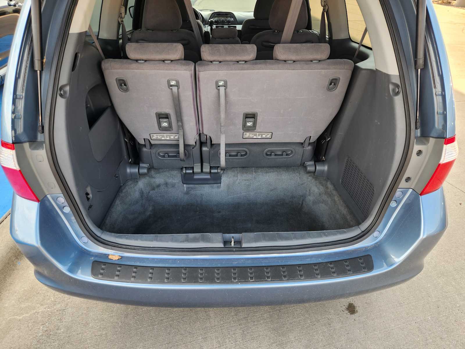 Thumbnail: 2005 Honda Odyssey - 20