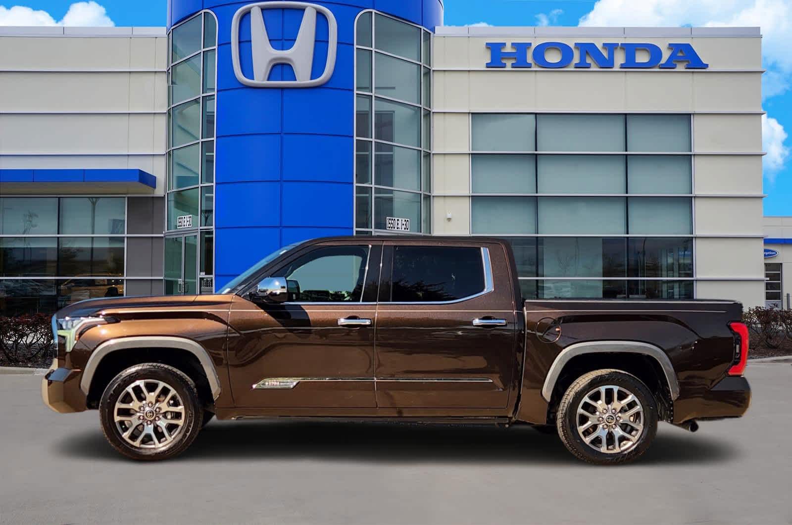 Thumbnail: 2022 Toyota Tundra - 3