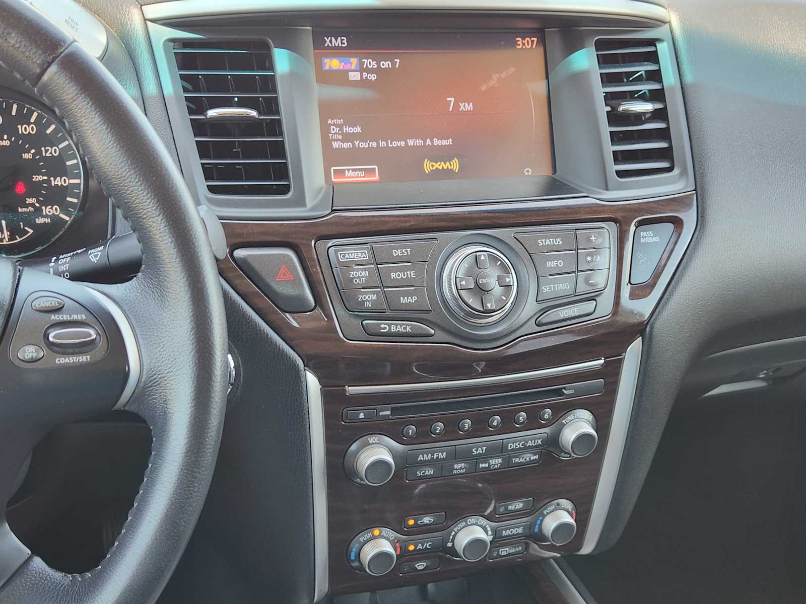 Thumbnail: 2014 Nissan Pathfinder - 17
